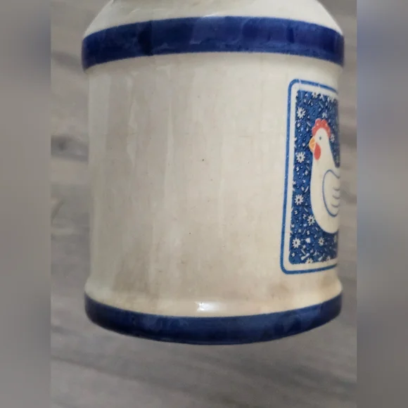 Vtg Farmhouse Chicken Ceramic Milk Can Utensil Holder Blue White - Picture 8 of 8